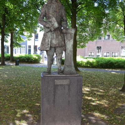 Bronzen beeld van Pieter Mogge